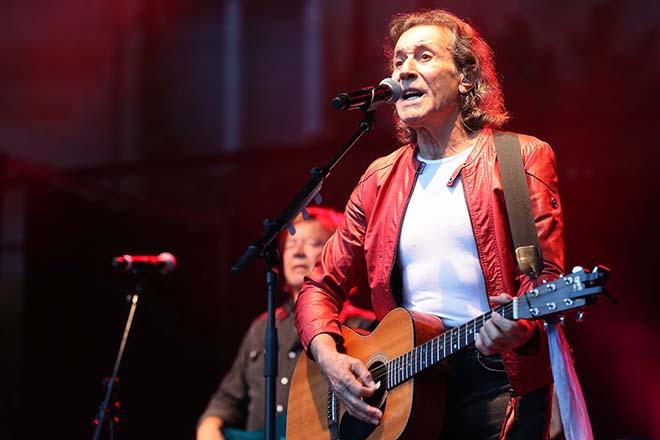 Albert Hammond mit Gitarre